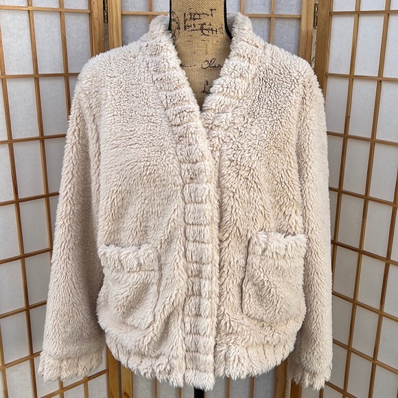 Urban Outfitters Teddy Snap Jacket - Picture 1 of 5